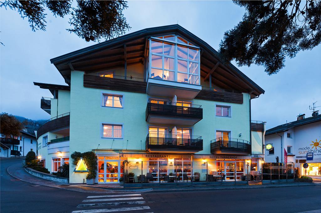 Hotel Tannerhof Schenna Buitenkant foto