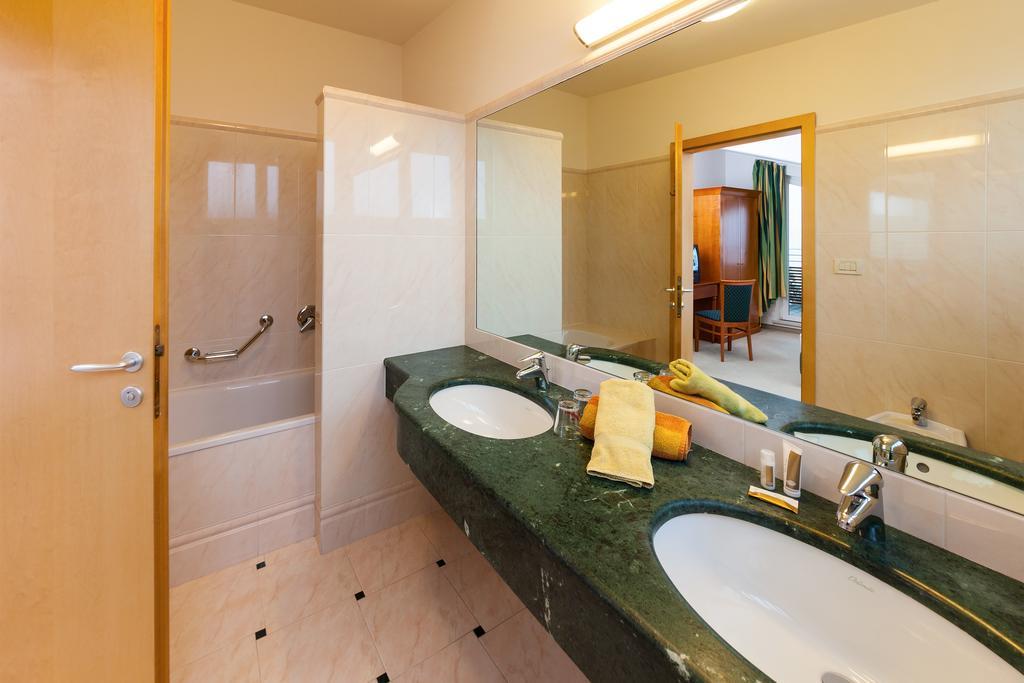 Hotel Tannerhof Schenna Buitenkant foto