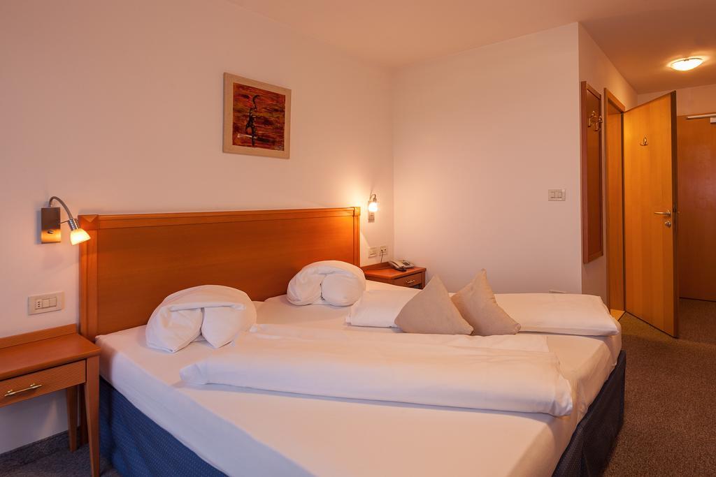 Hotel Tannerhof Schenna Buitenkant foto