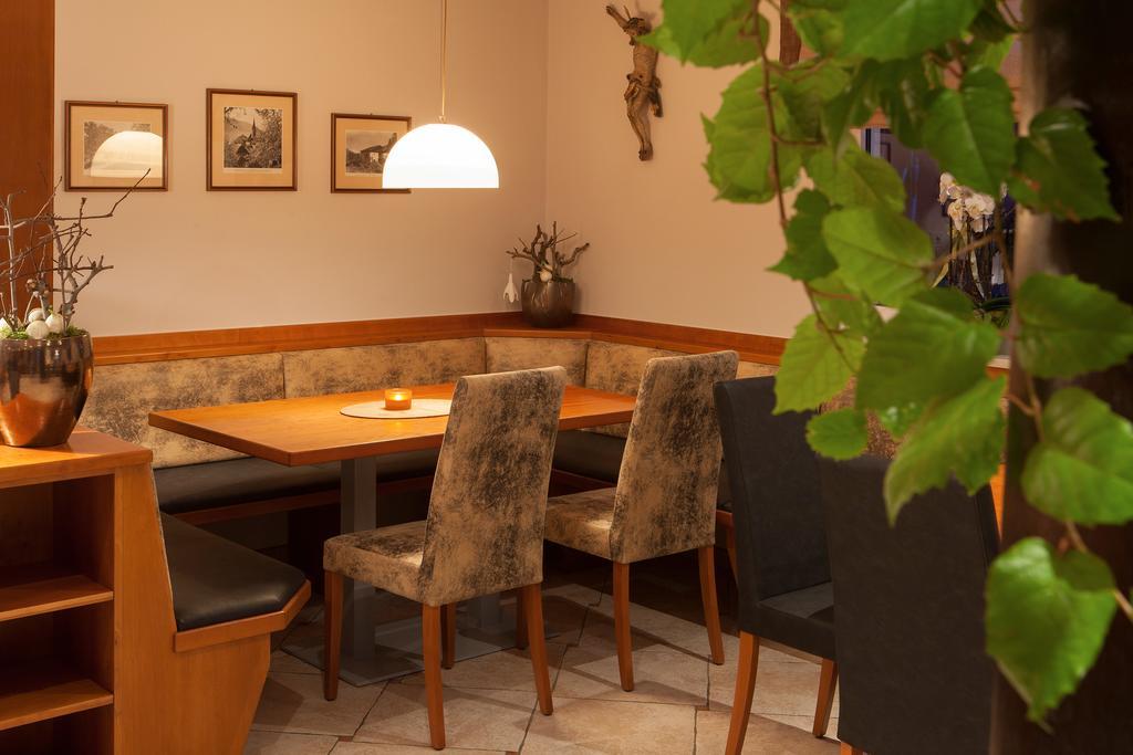 Hotel Tannerhof Schenna Buitenkant foto