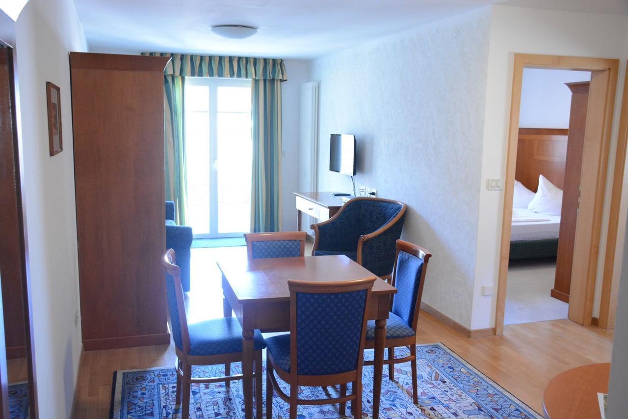 Hotel Tannerhof Schenna Buitenkant foto