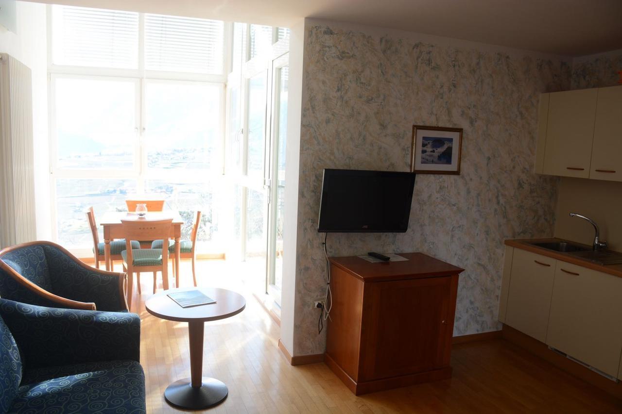 Hotel Tannerhof Schenna Buitenkant foto