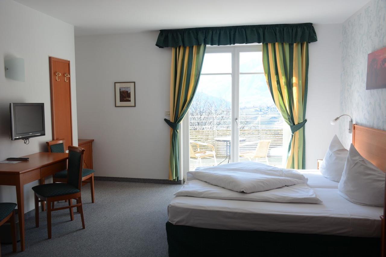 Hotel Tannerhof Schenna Buitenkant foto